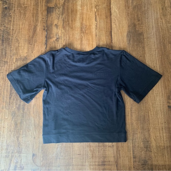 Hoibo Bell Sleeve T in Black - Picture 2 of 5